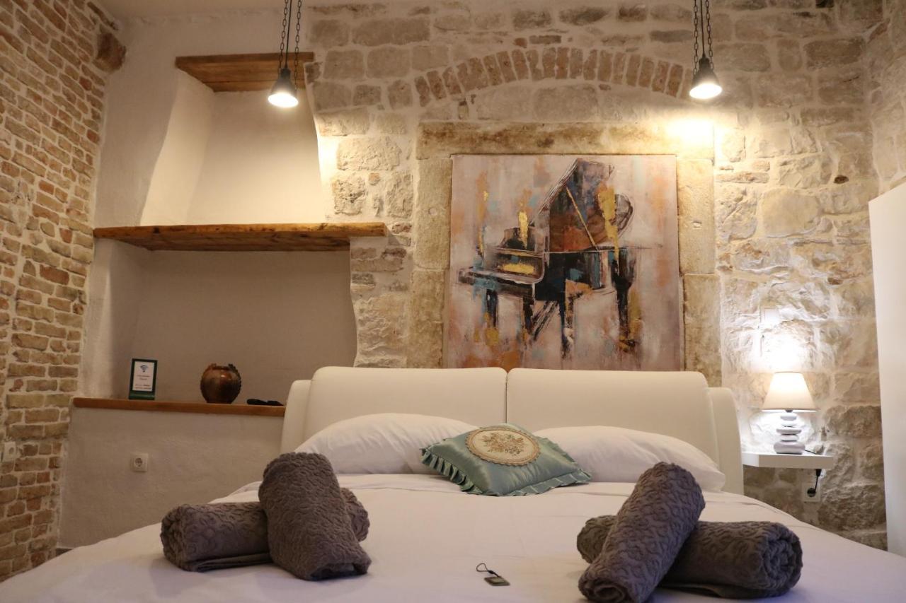 Studios Kadena Trogir - 18Th Century Stone House Exterior photo