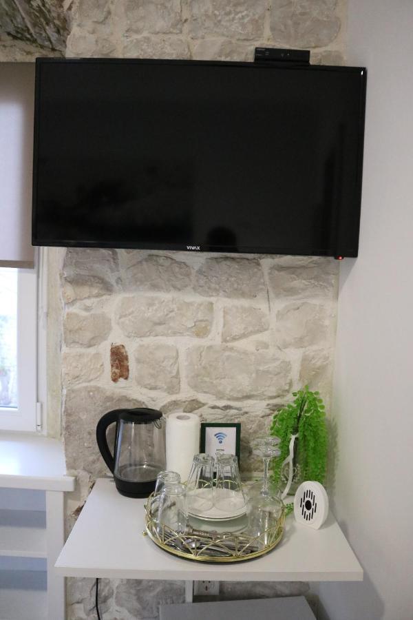 Studios Kadena Trogir - 18Th Century Stone House Exterior photo