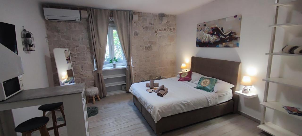 Studios Kadena Trogir - 18Th Century Stone House Exterior photo
