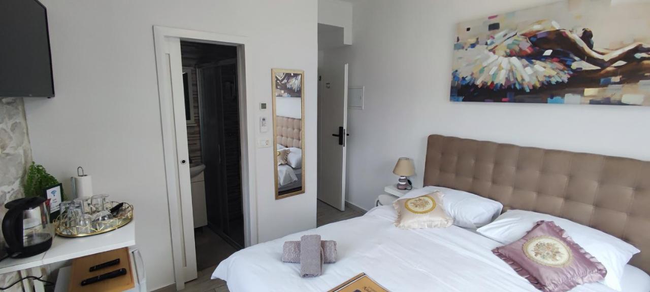 Studios Kadena Trogir - 18Th Century Stone House Exterior photo