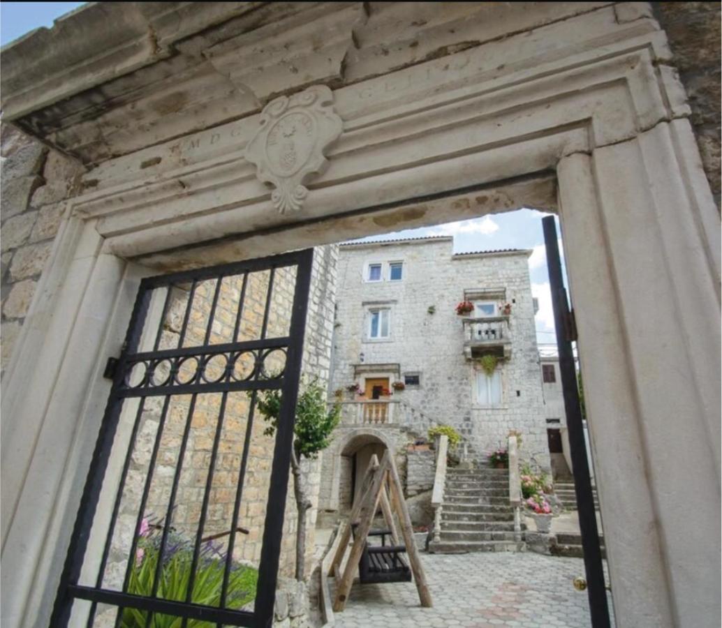 Studios Kadena Trogir - 18Th Century Stone House Exterior photo