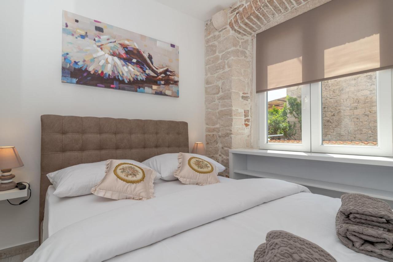 Studios Kadena Trogir - 18Th Century Stone House Exterior photo