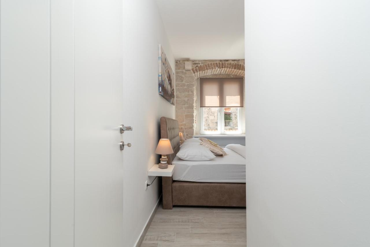 Studios Kadena Trogir - 18Th Century Stone House Exterior photo